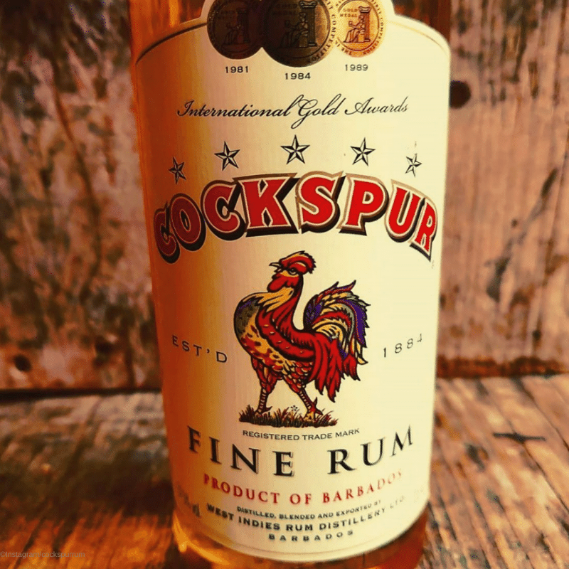 Cockspur Rum Moodbild - Flasche rangezoomt mit Logo