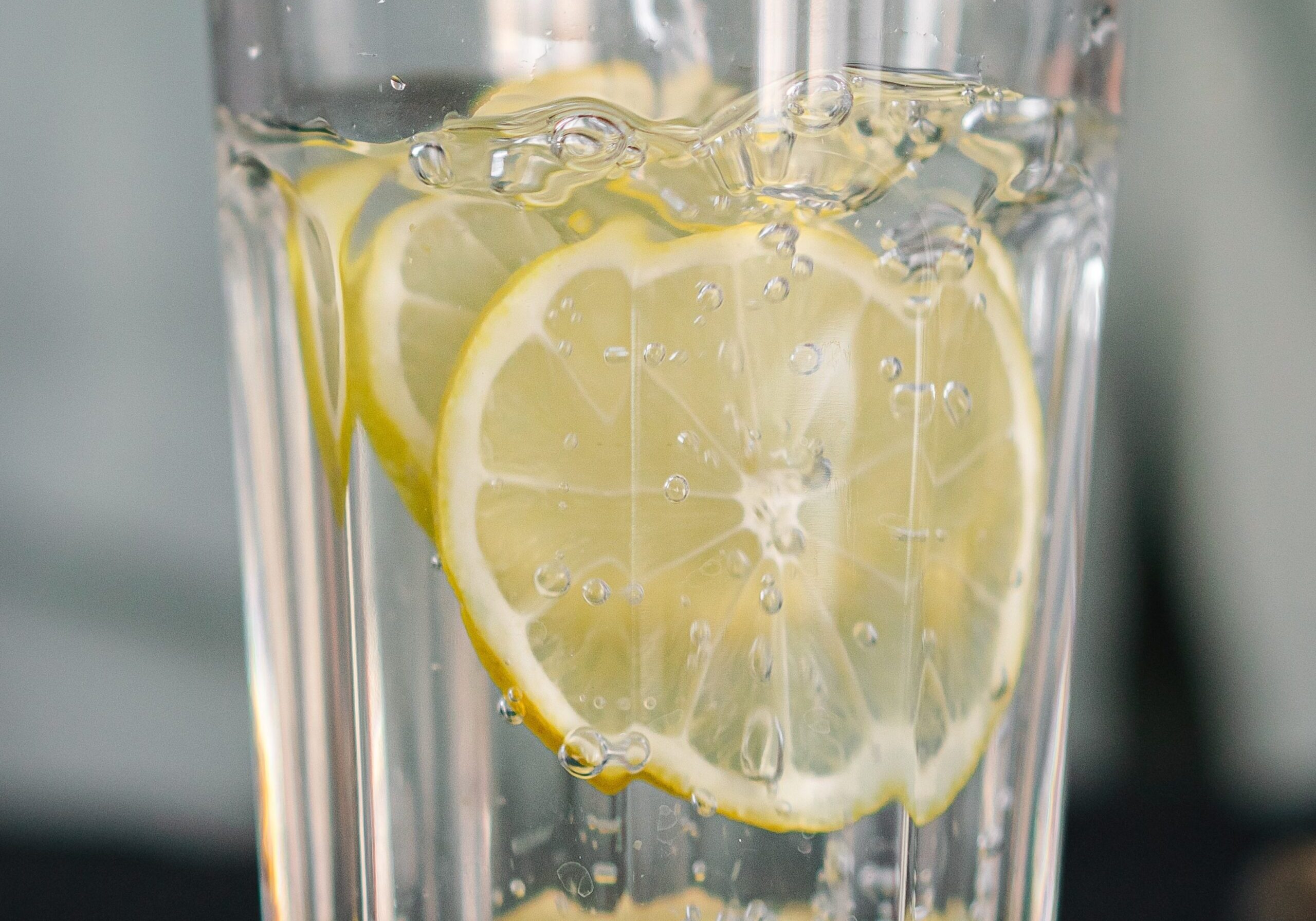 zitrusfrisches-tonic-water-gin